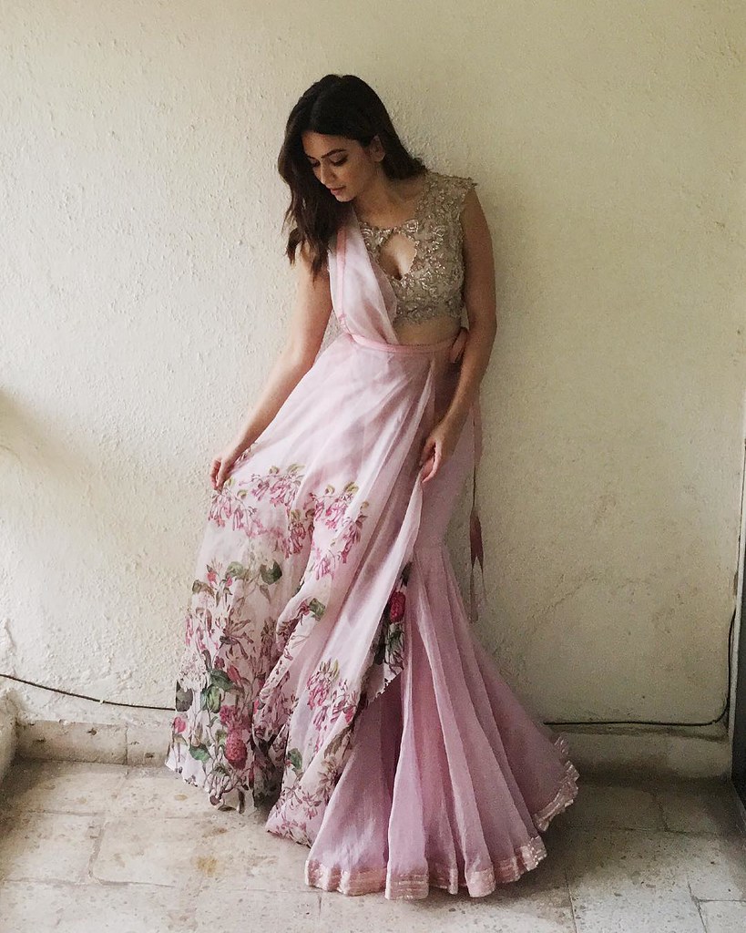 Kriti Kharbanda In Gown - HD Wallpaper 