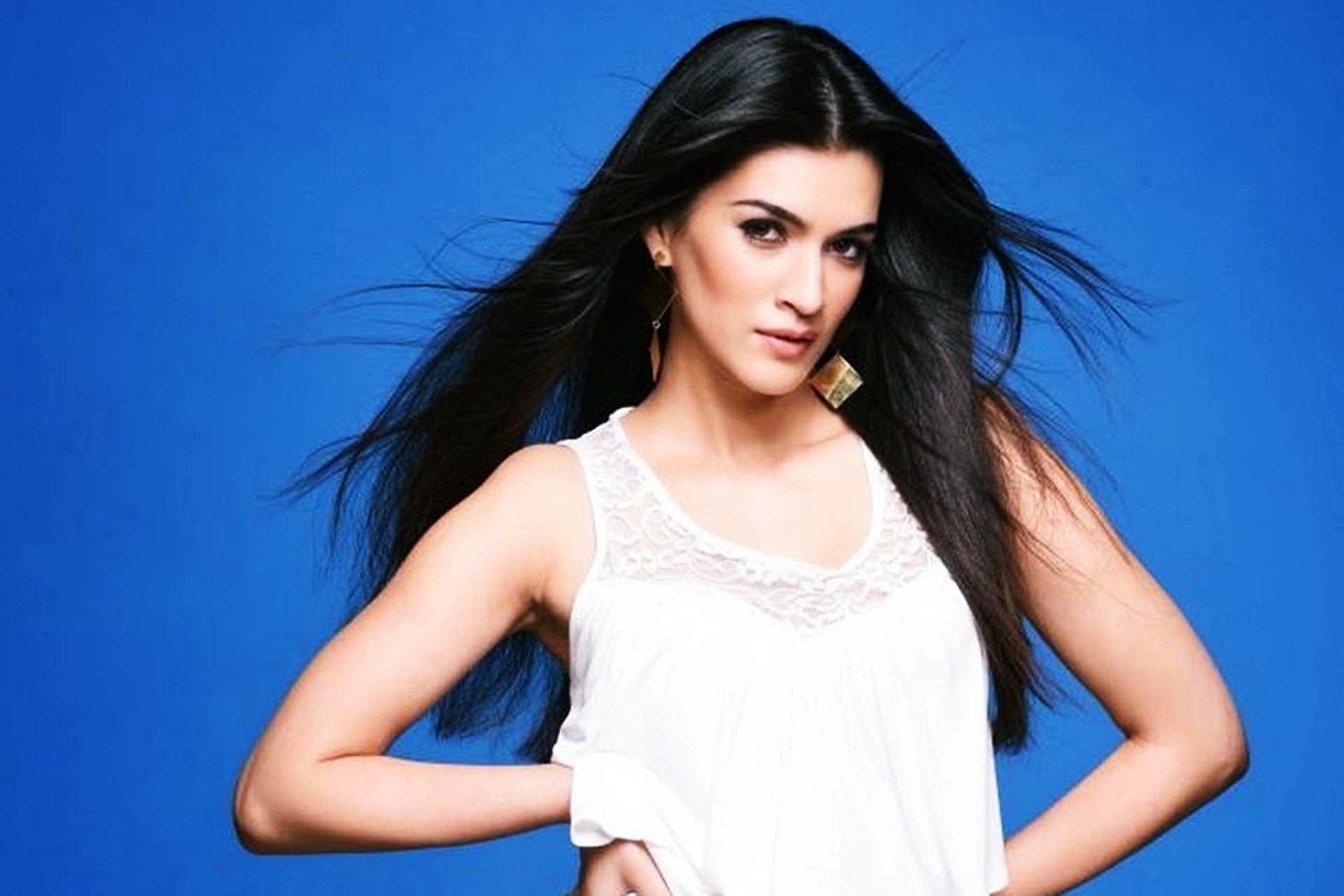 Kriti Sanon In Hd - HD Wallpaper 