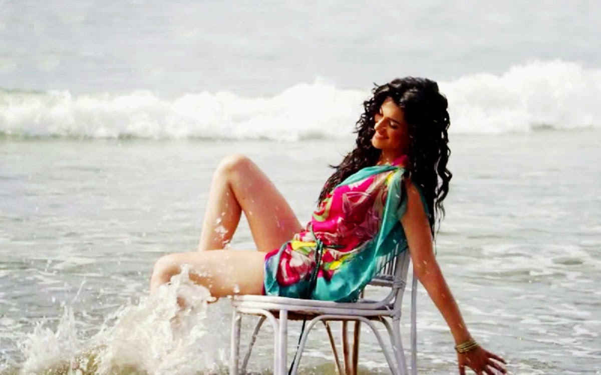 Kriti Sanon Hd Wallpapers Free Download - Kriti Sanon Hot In 1 - HD Wallpaper 