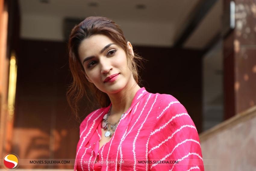 Kriti Sanon - HD Wallpaper 