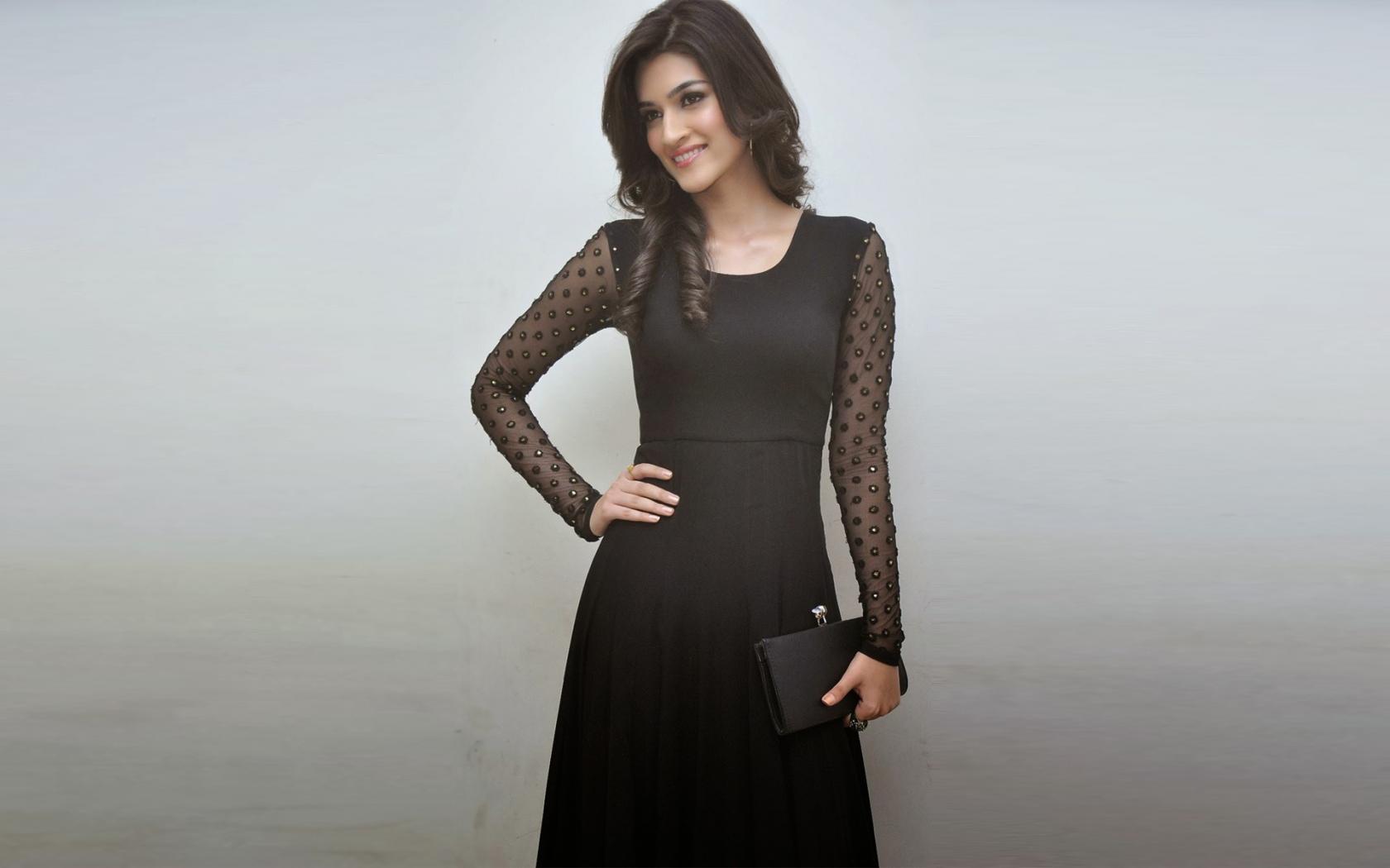 Actress Kriti Sanon Hd Wallpaper - Kriti Kharbanda Black Dress - HD Wallpaper 