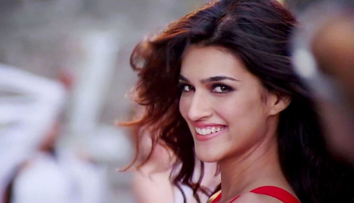 Kriti Sanon Hd Wallpaper Download - Heropanti Kriti Sanon Cute - HD Wallpaper 