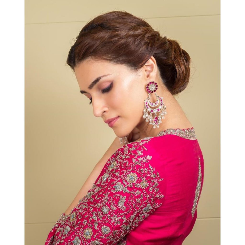 Kriti Sanon Hairstyle - 1024x1024 Wallpaper Kriti Sanon Hairstyle - 1024x1024 Wallpaper