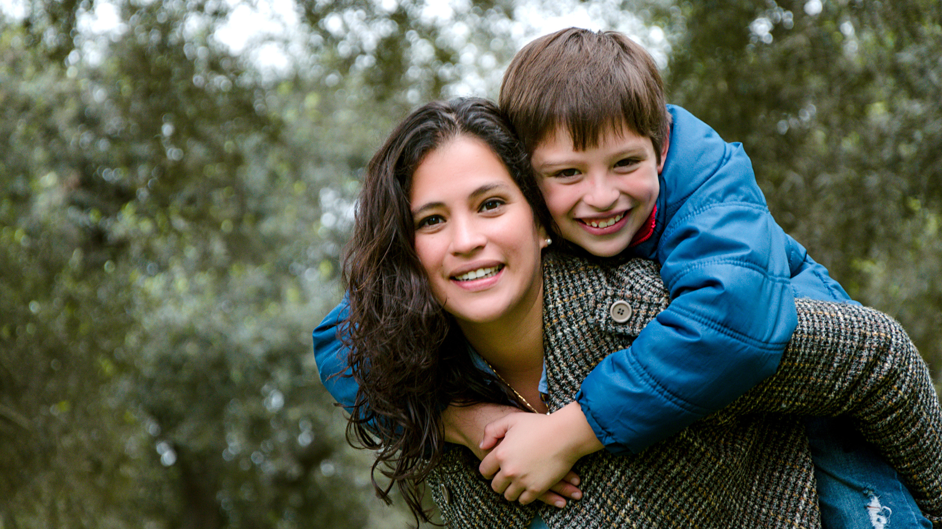 Mother Carrying - HD Wallpaper 