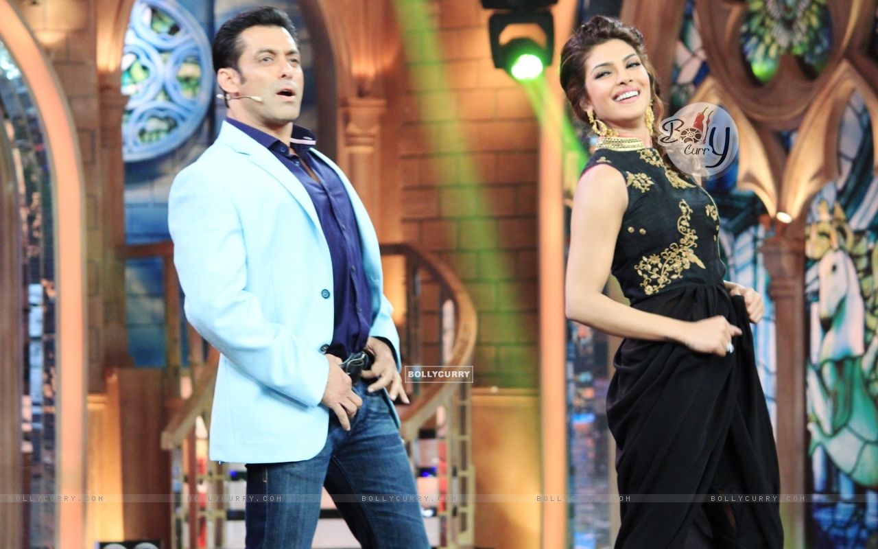 Priyanka Chopra Promotes Krrish 3 On Bigg Boss Size - Salman And Priyanka India Today - HD Wallpaper 