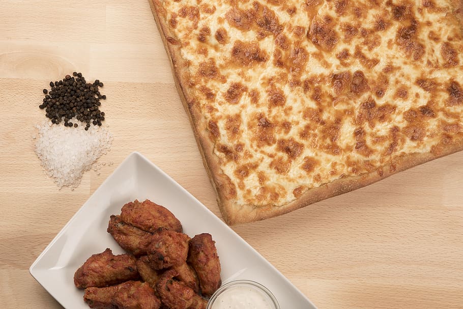 Pizza Pie Near Chicken Nuggets On Plate, Food, Food - Karaage - HD Wallpaper 