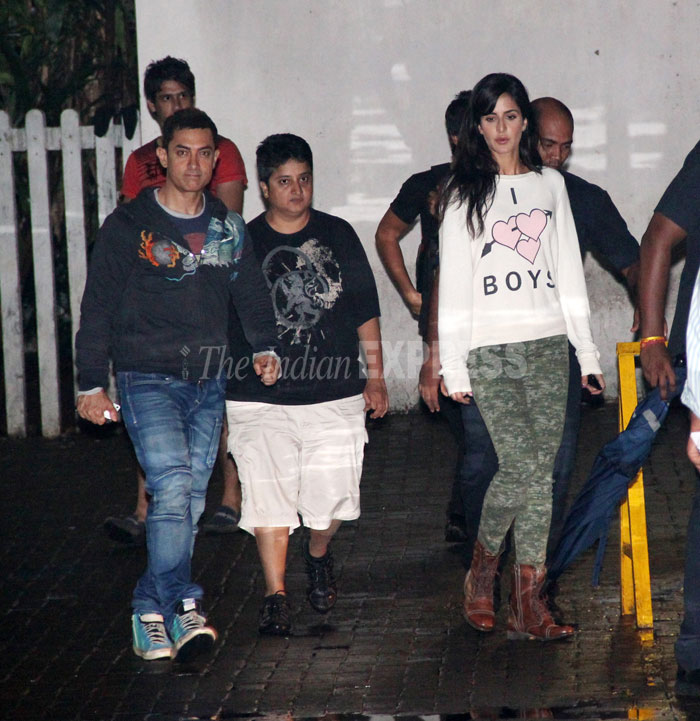 Aamir Khan And Katrina Kaif Were Spotted Outside A - Aamir Khan In Dhoom 3 - HD Wallpaper 