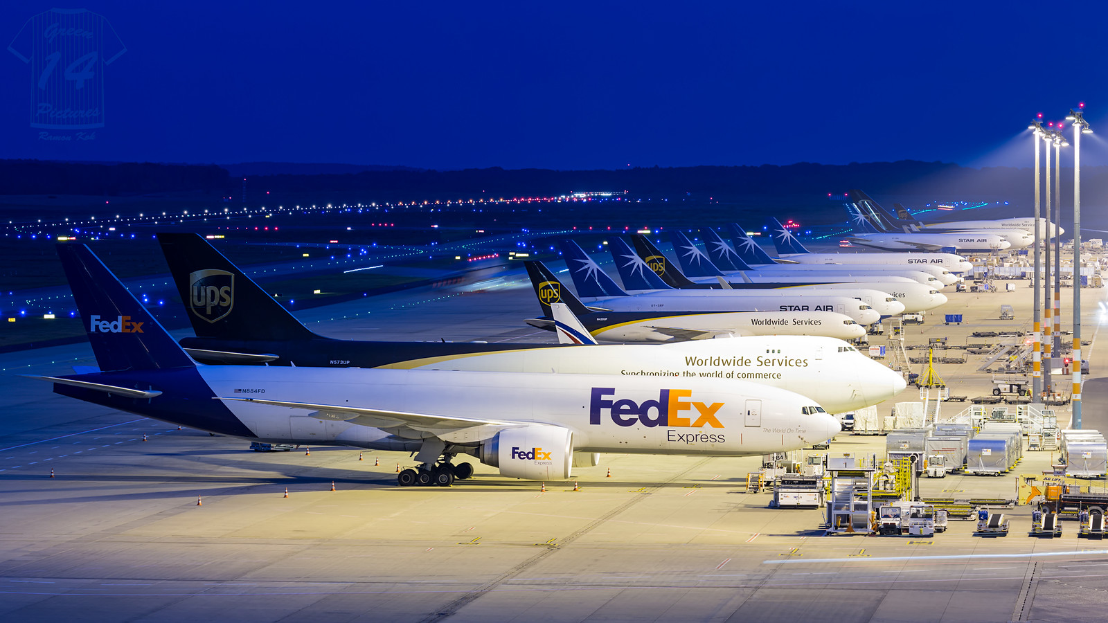 Boeing 747-8 - HD Wallpaper 