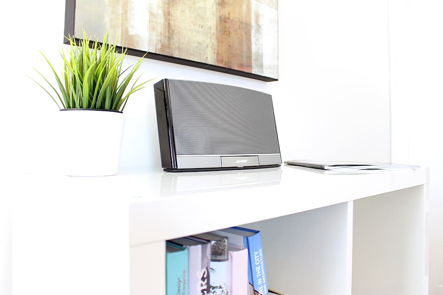 Canada, Montreal, Magazine, Plant, Ikea, White, Bose, - Computer Desk - HD Wallpaper 