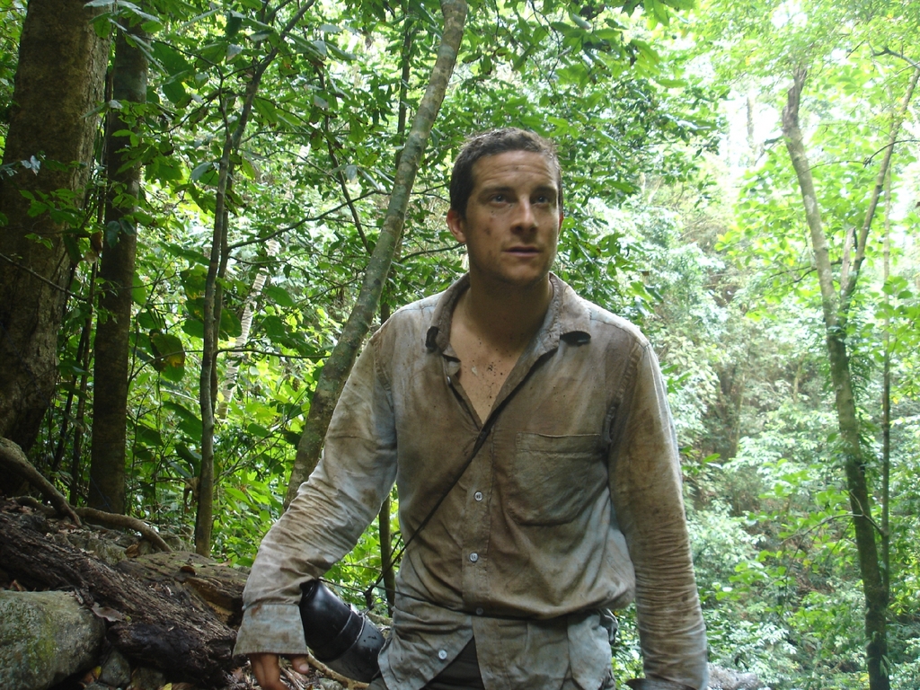 Bear Grylls In The Jungle - HD Wallpaper 