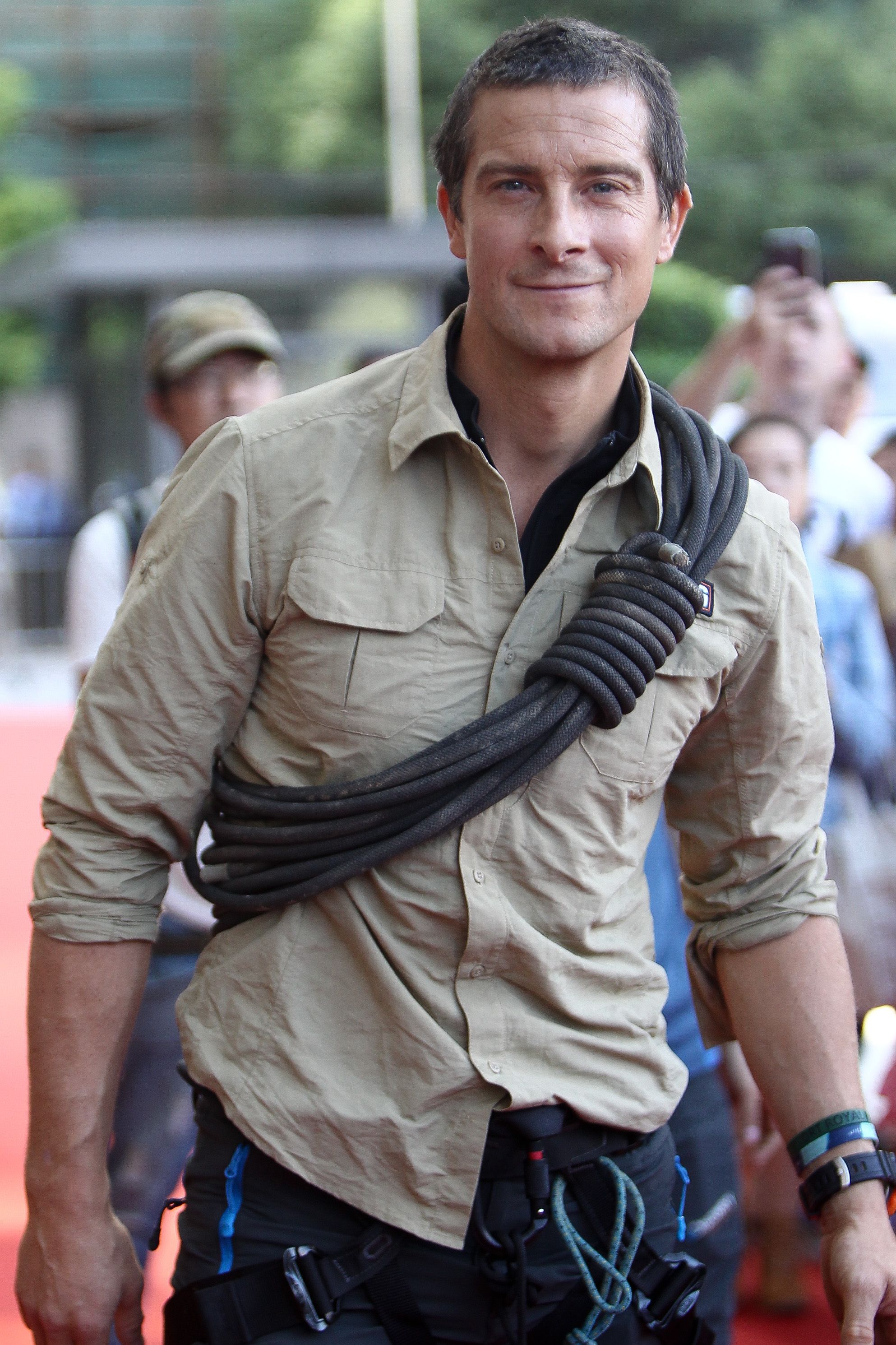 Bear Grylls - HD Wallpaper 