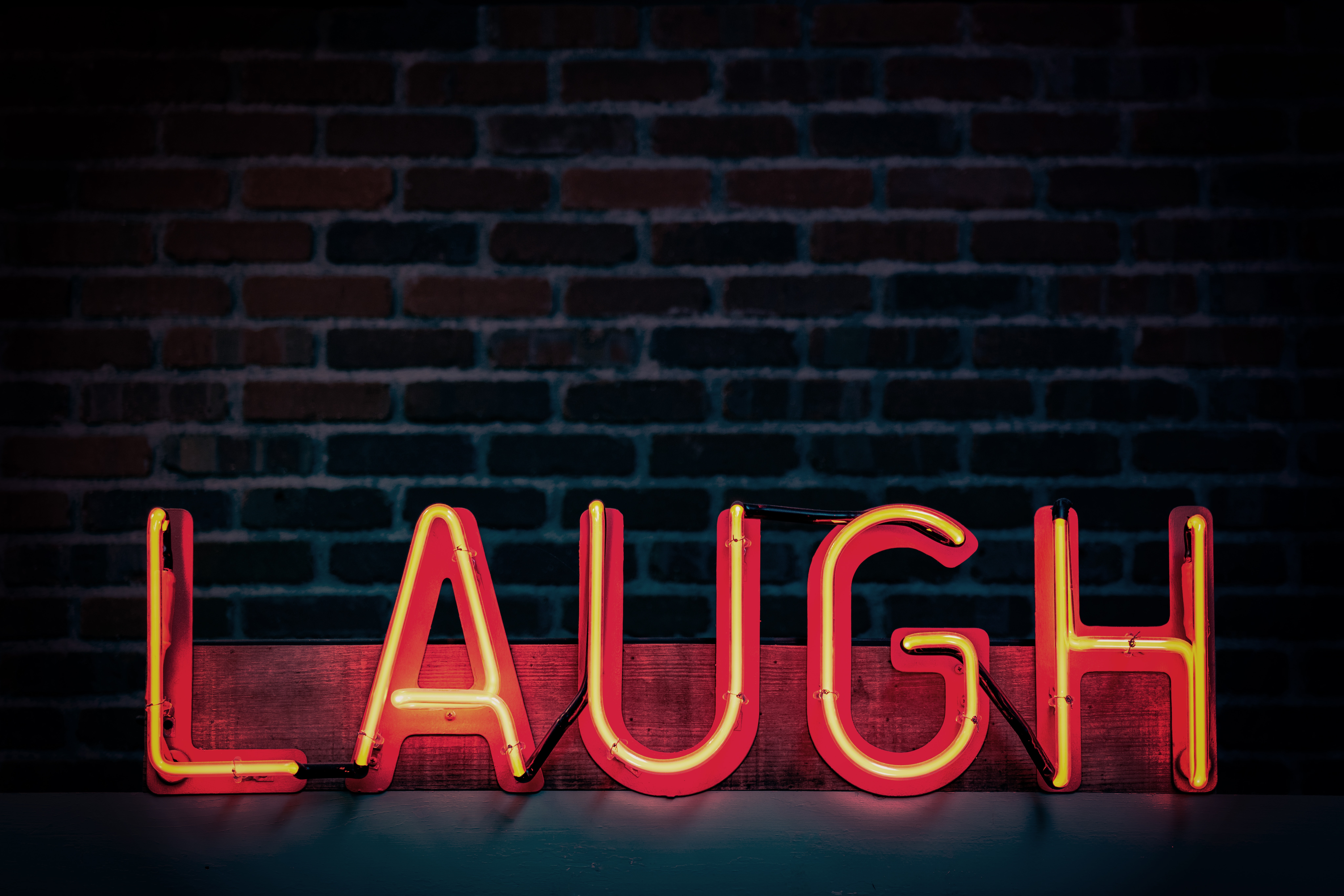 Laugh Neon Sign - HD Wallpaper 