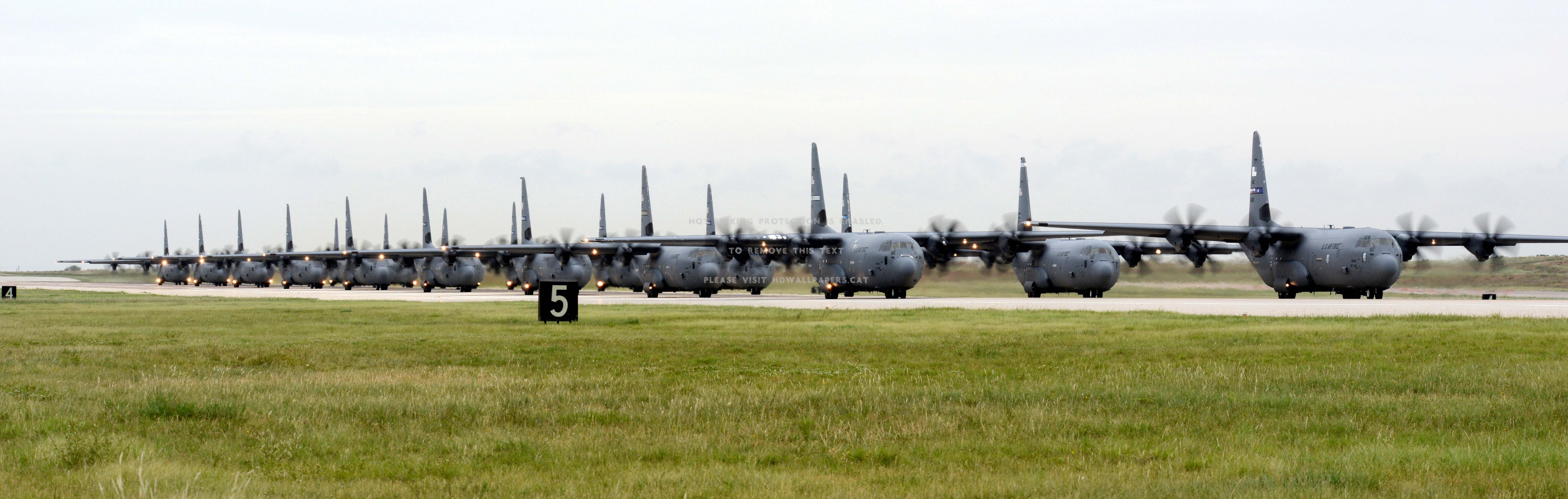 C 130 Hercules Military C-130 Aircraft - C 130 小牧 基地 - HD Wallpaper 