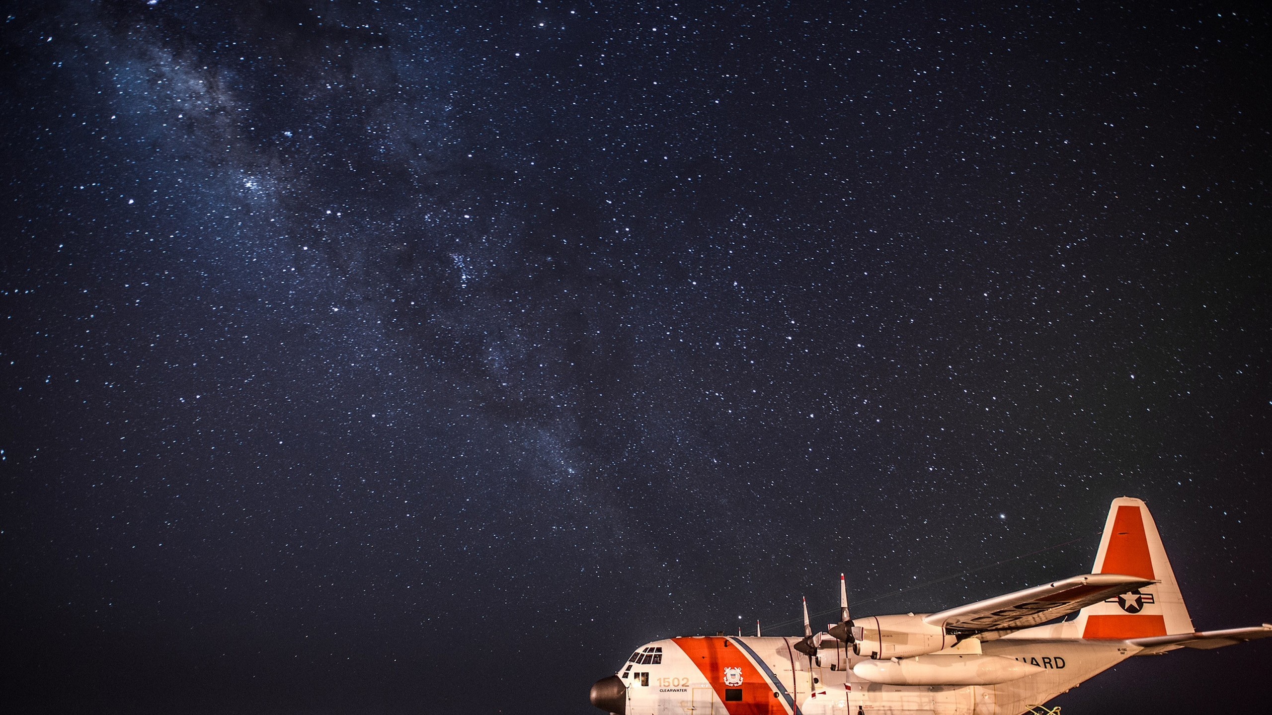 Us Coast Guard C 130 Night - HD Wallpaper 