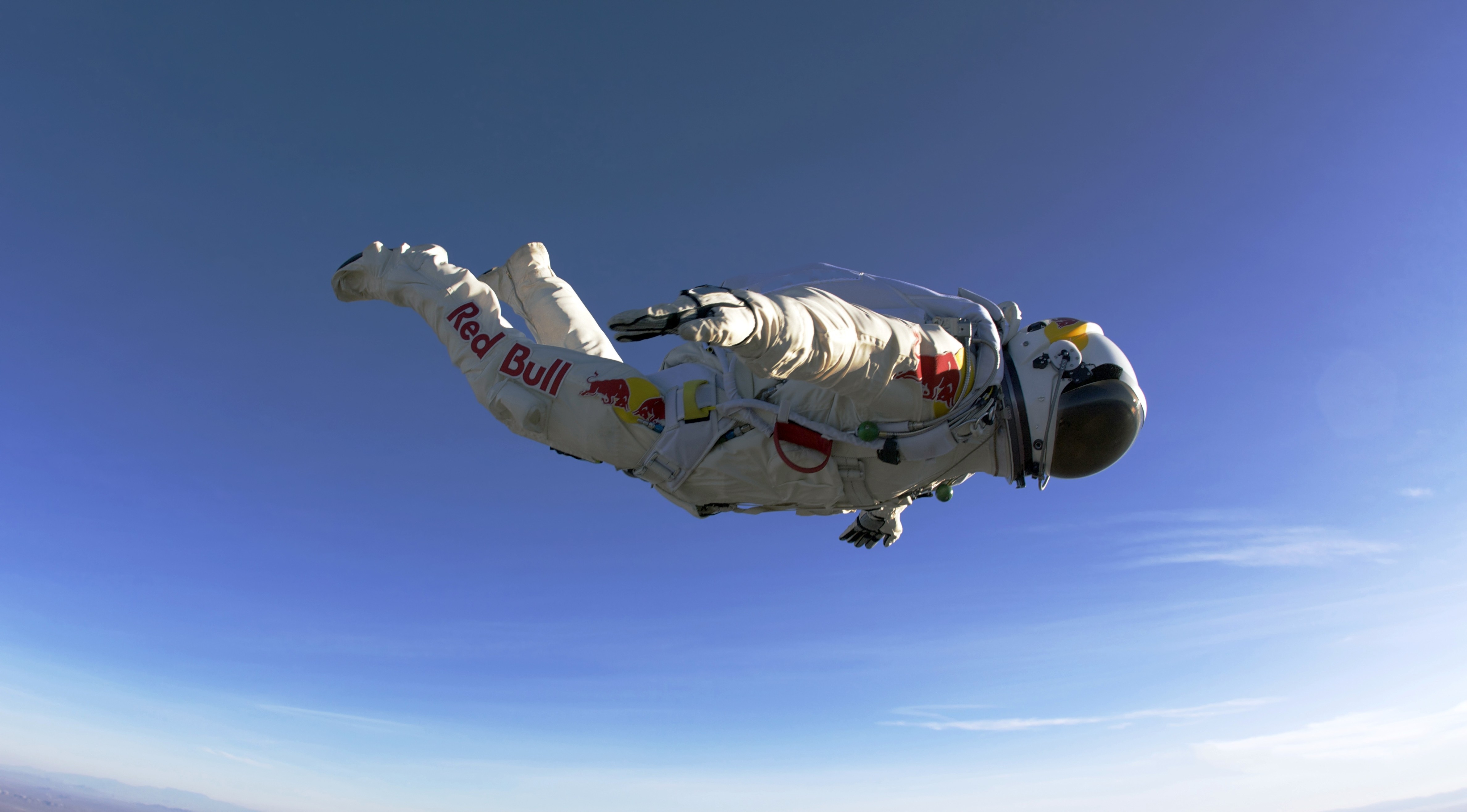 Felix Baumgartner Free Fall - HD Wallpaper 