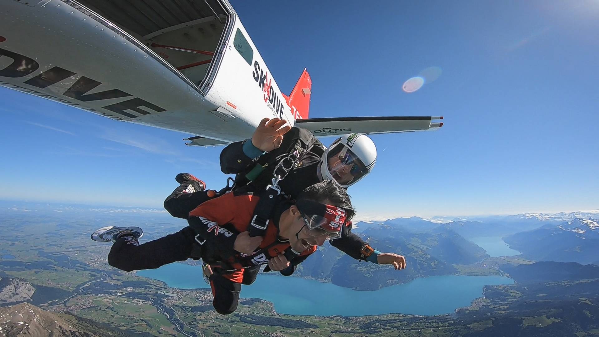 Airplane Skydiving - HD Wallpaper 