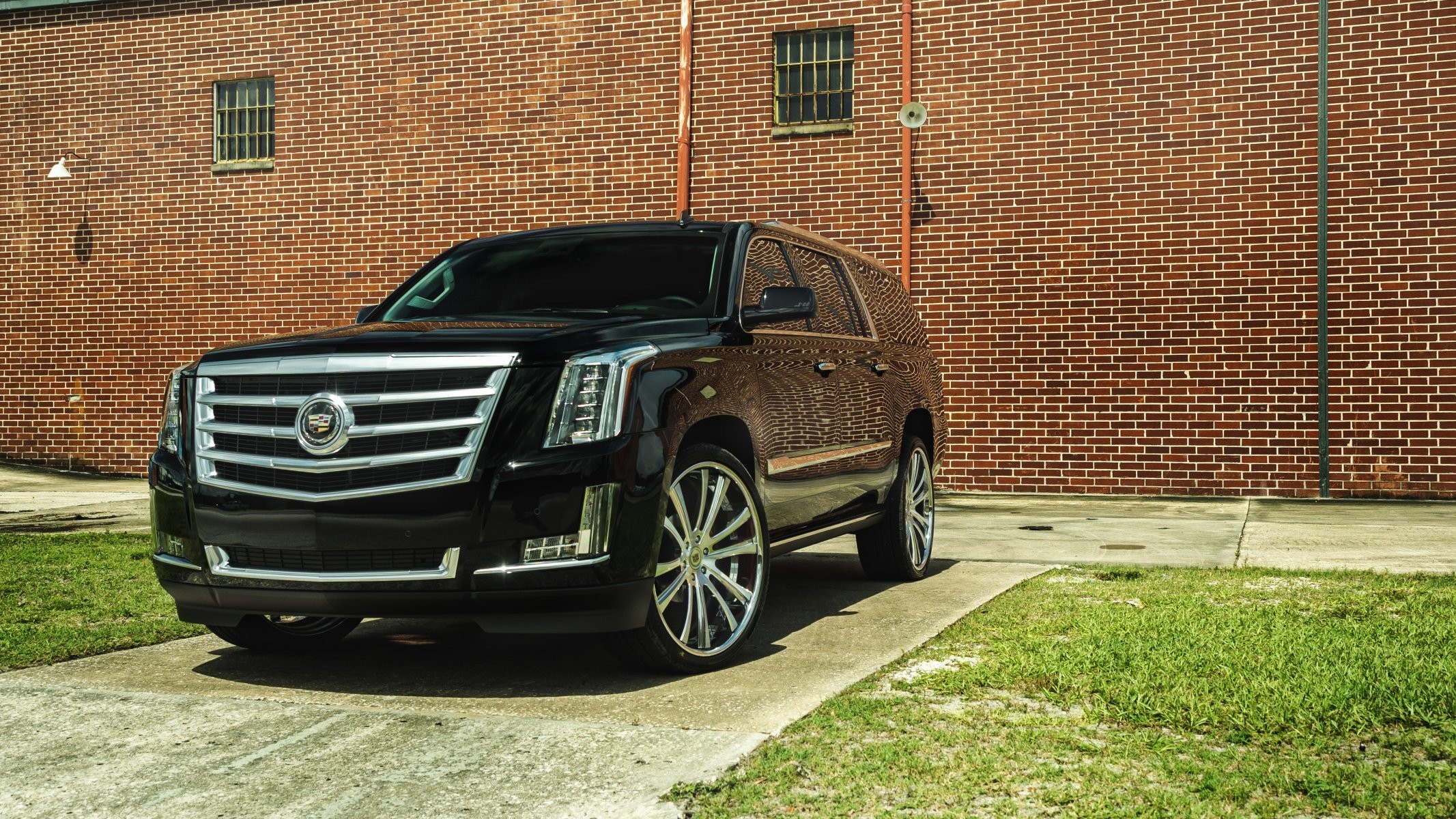 Cadillac Escalade Esv 
 Data Src Popular Escalade Wallpaper - HD Wallpaper 