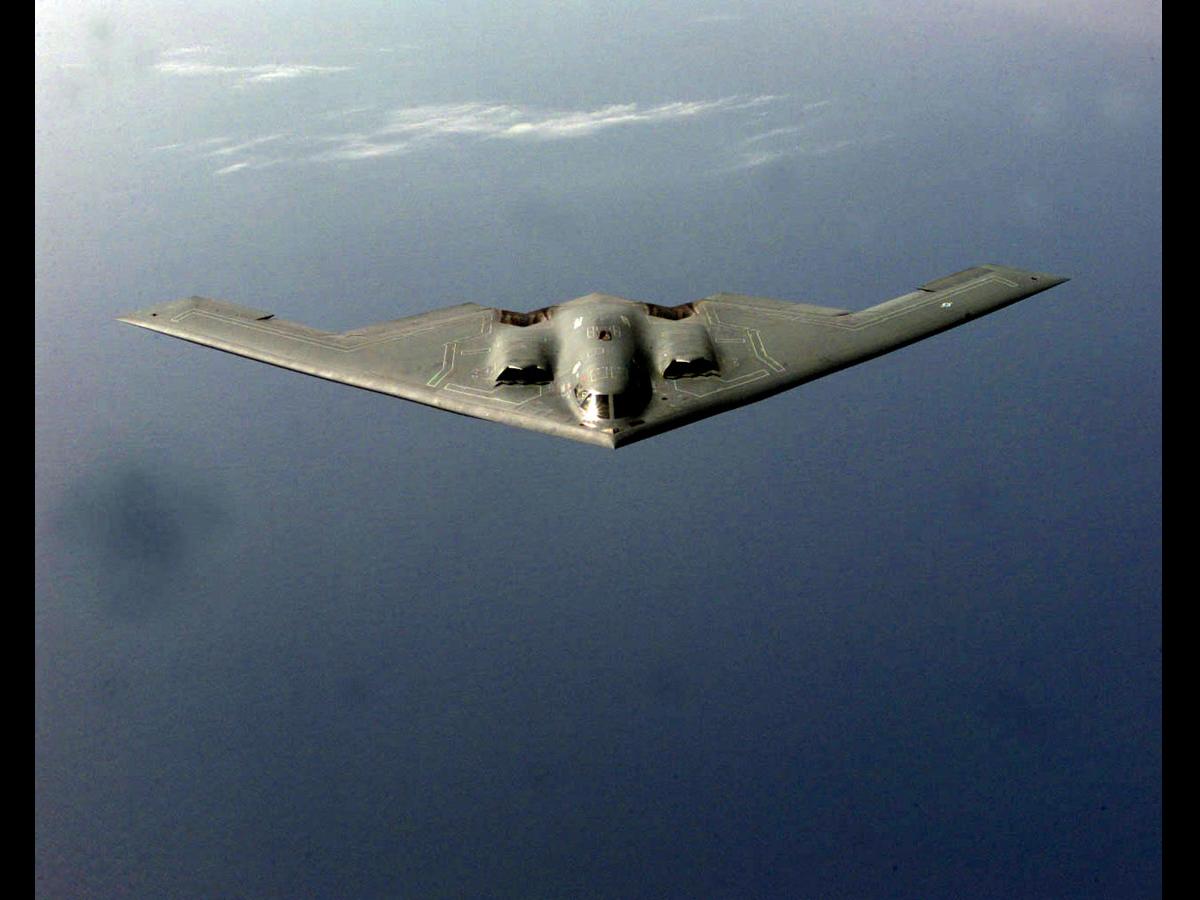 B2 Triangular Spy Plane - B 2 Spirit 1997 - HD Wallpaper 
