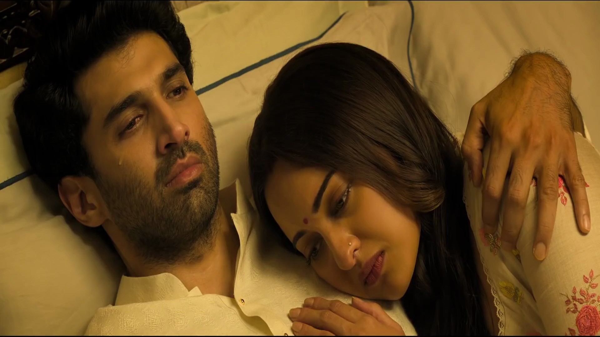 Sonakshi Sinha Love With Aditya Roy Kapur In 2019 Film - Aditya Roy Kapur Sonakshi Sinha - HD Wallpaper 