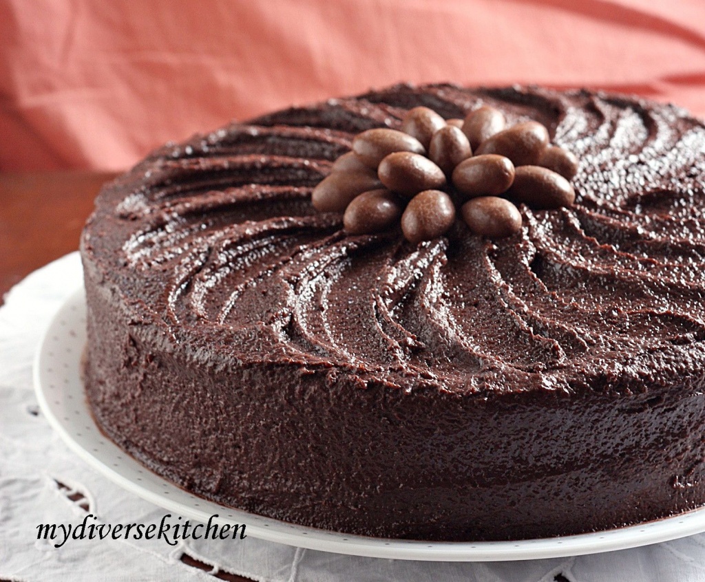 Chocolate Cake Wallpaper - Chocolate Cake Photos Download - HD Wallpaper 