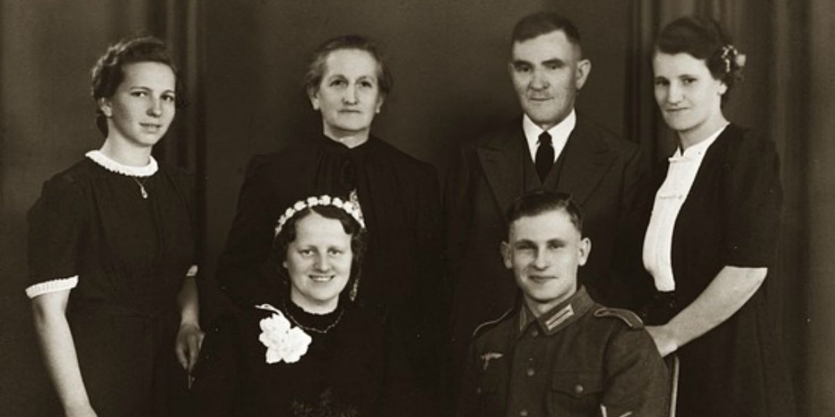 Do We Look For Our Parents In Partners - HD Wallpaper 