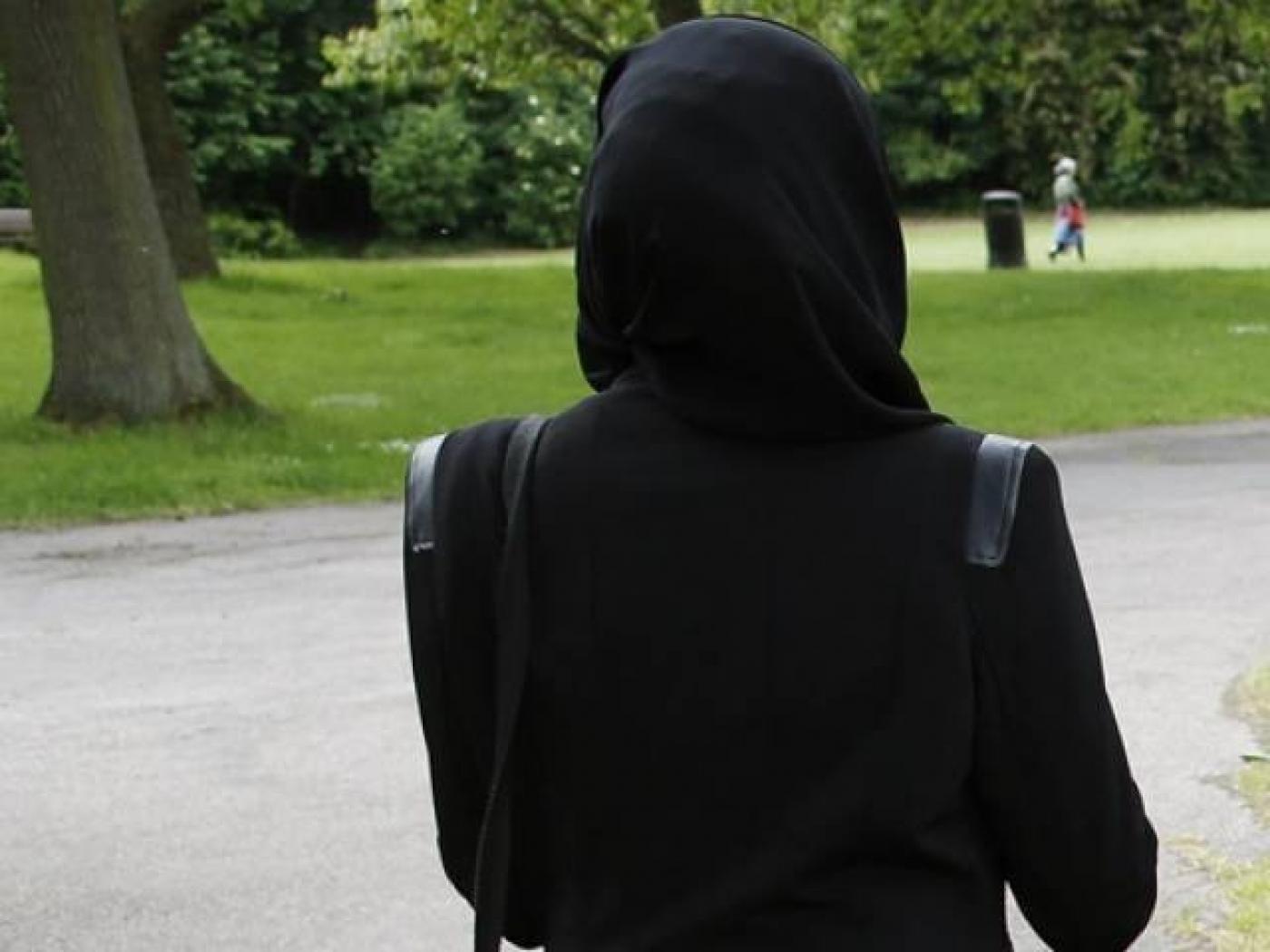Muslim Girl In Black Hijab - HD Wallpaper 