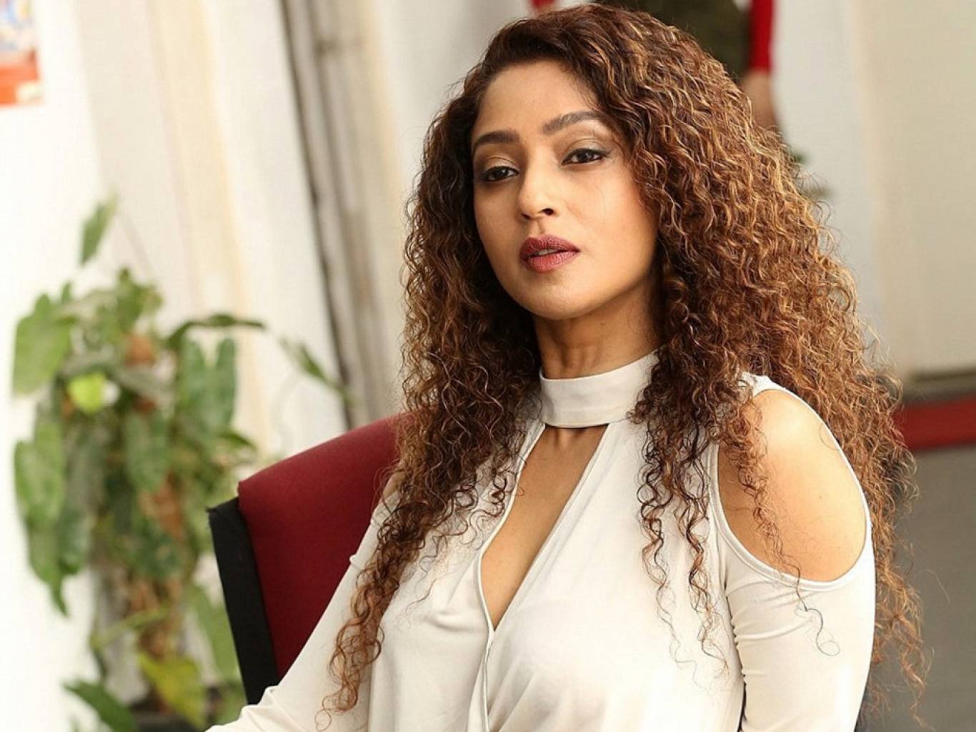 Suman Ranganathan Wallpapers - Suman Ranganathan 2019 - HD Wallpaper 