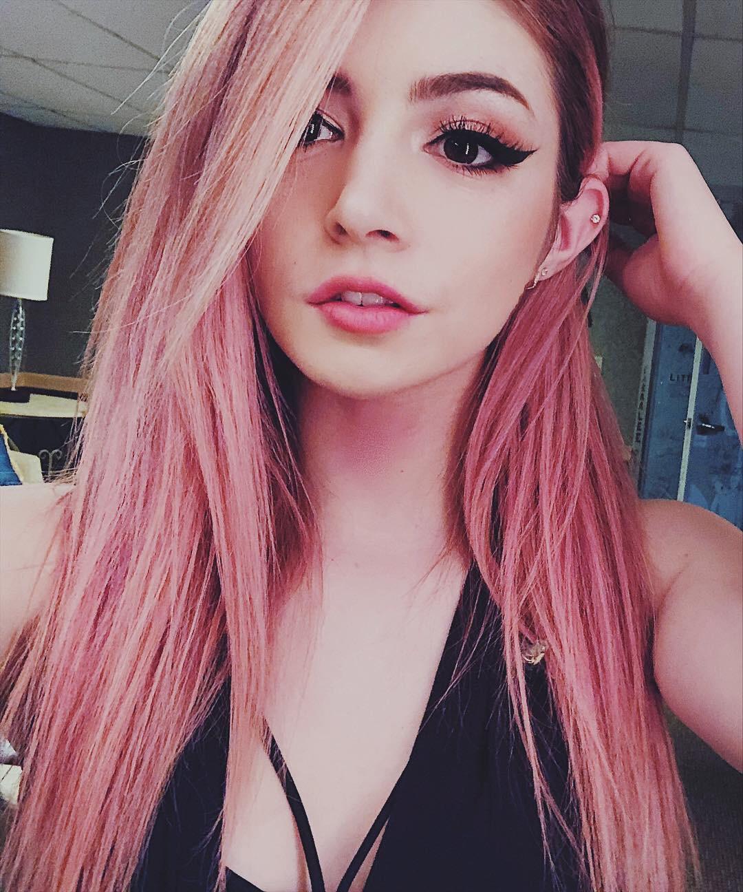 Cute Pink Haired Girls - 1080x1296 Wallpaper Cute Pink Haired Girls - 1080x1296 Wallpaper