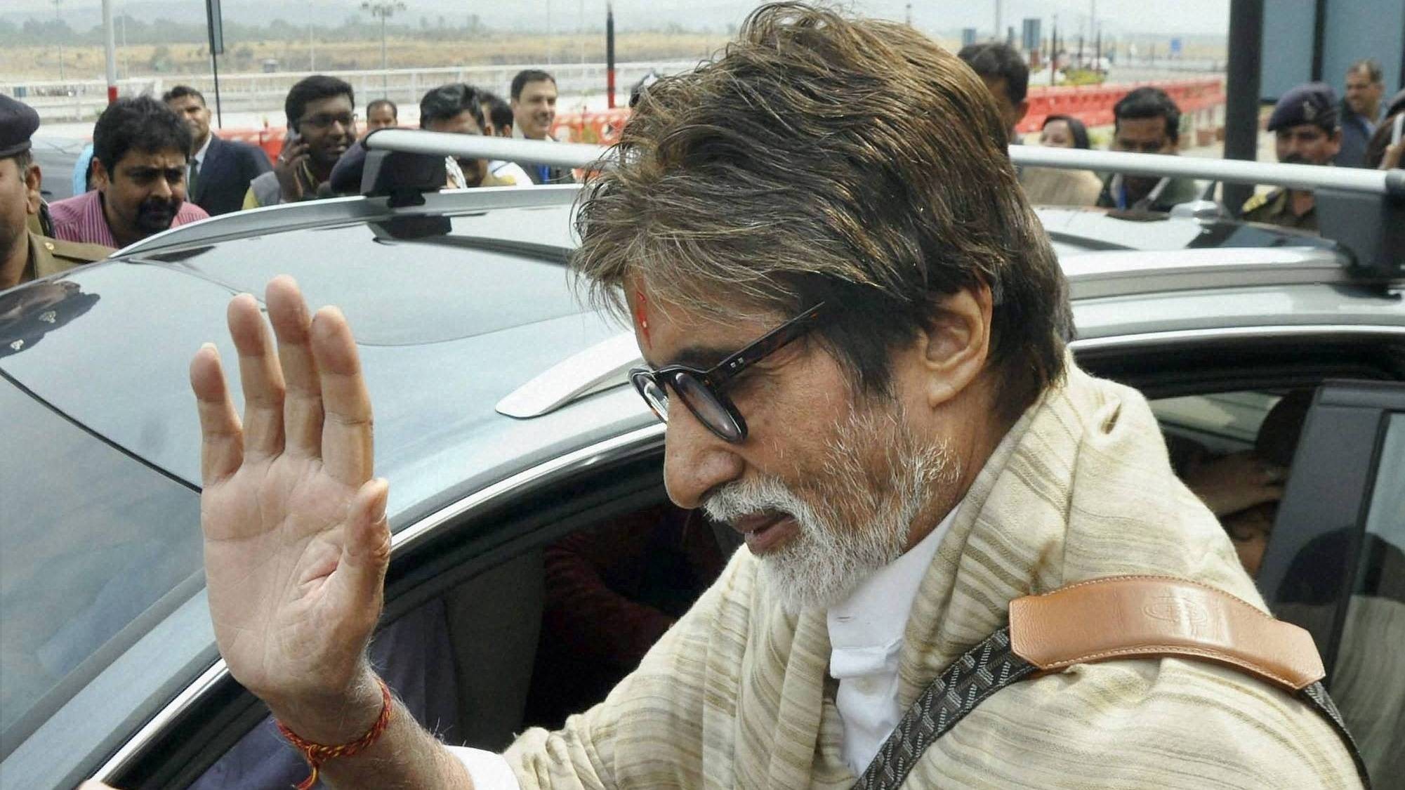 Amitabh Bachchan Near Car Actors Hd Wallpapers - Amitabh Bachchan - HD Wallpaper 