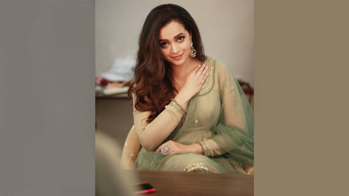 Bhavana Wallpapers - Bhavana Latest - HD Wallpaper 