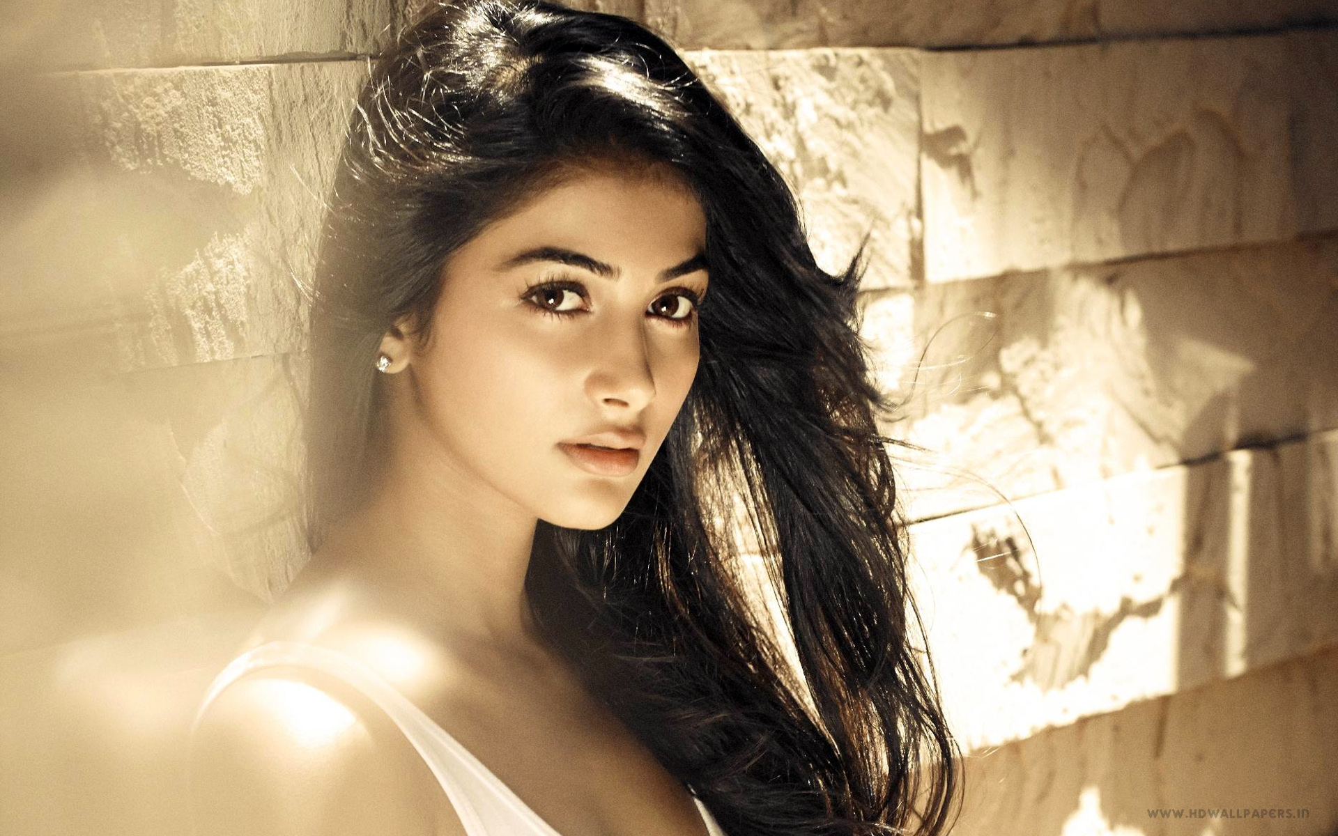 Puja Hegde Photos Download - HD Wallpaper 