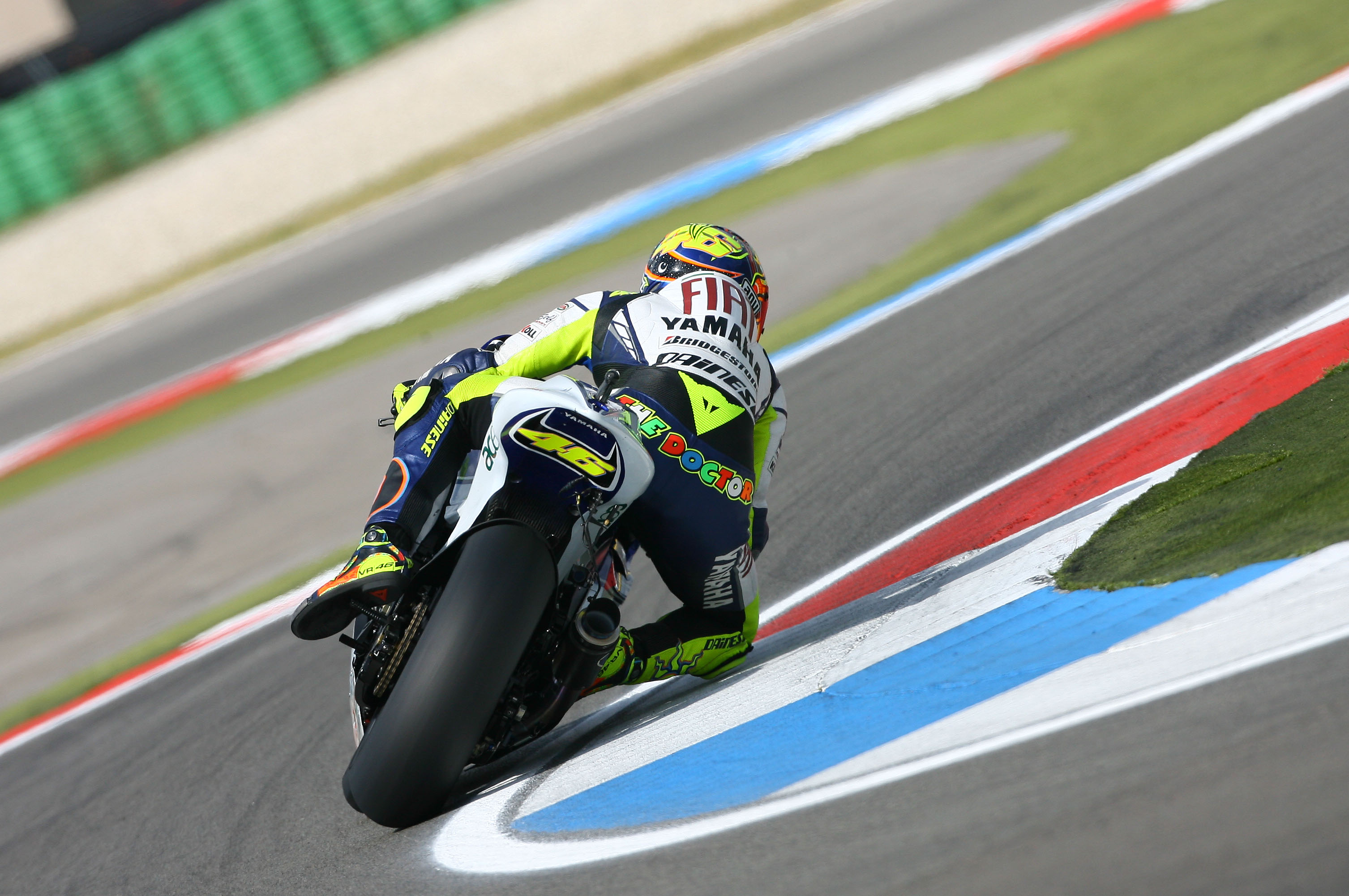 Superbike Racing - HD Wallpaper 