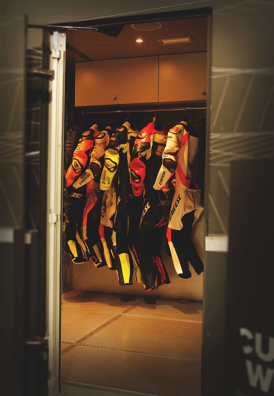 Italy, Verona, Veronafiere, Bike Work, Bike Suit, Biker, - Display Window - HD Wallpaper 