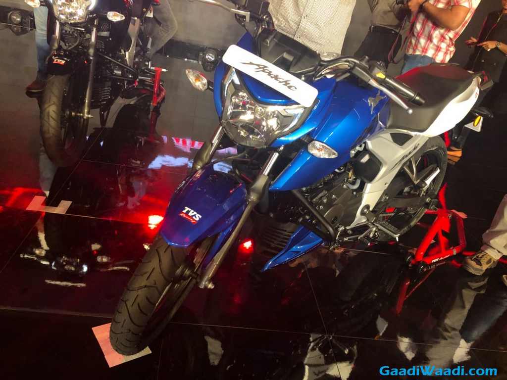 2018 Tvs Apache Rtr160 Launched In India - Tvs Apache 200 4v Blue Colour - HD Wallpaper 