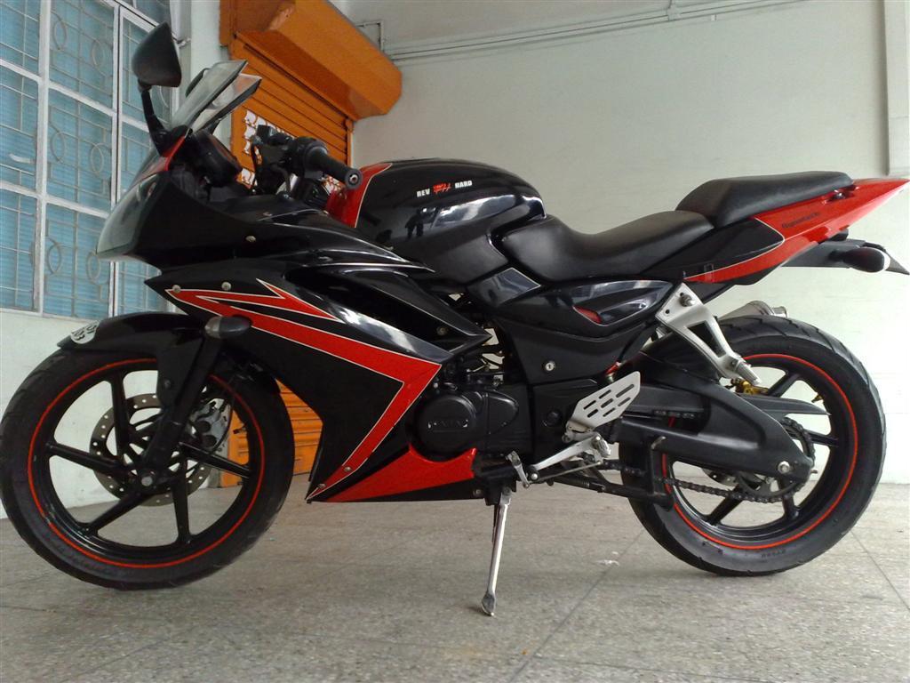 Pulsar F Hd Image Hd Wallpaper For Mobile And - Pulsar 220 New Model - HD Wallpaper 