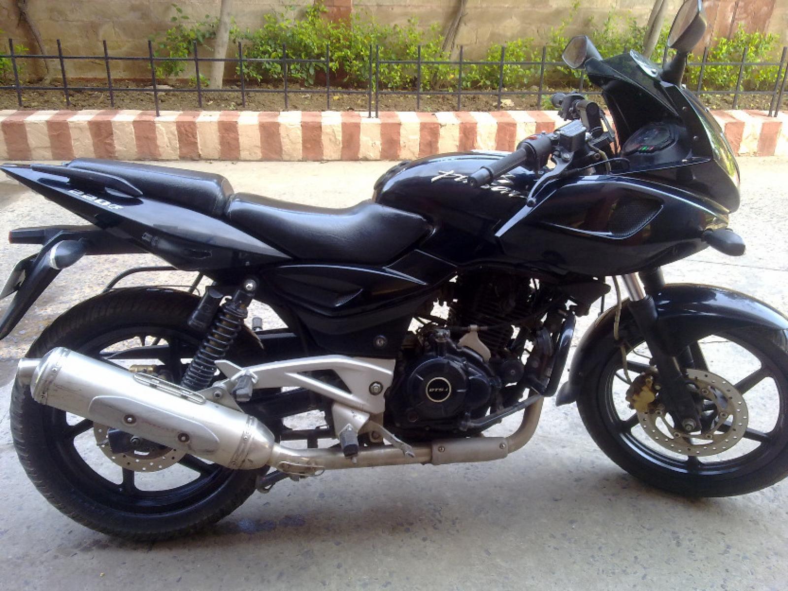 Bajaj Pulsar 220 2011 - Pulsar 220 Price In Solapur - HD Wallpaper 