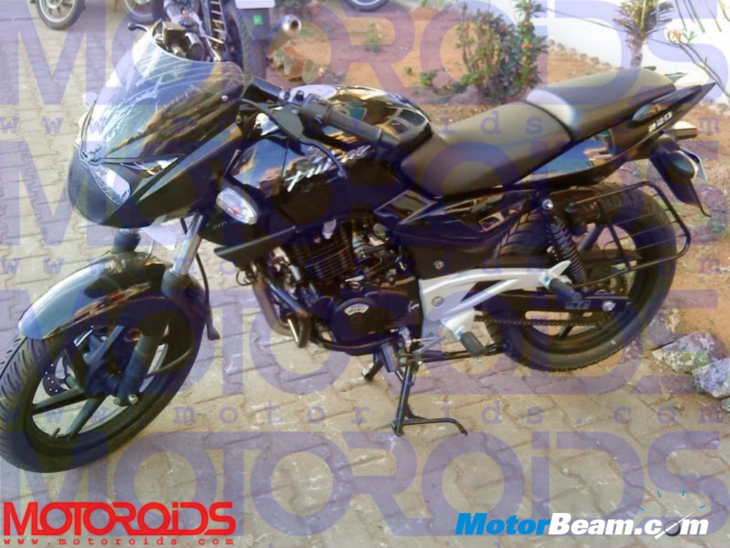 Bajaj Pulsar 220 S - HD Wallpaper 