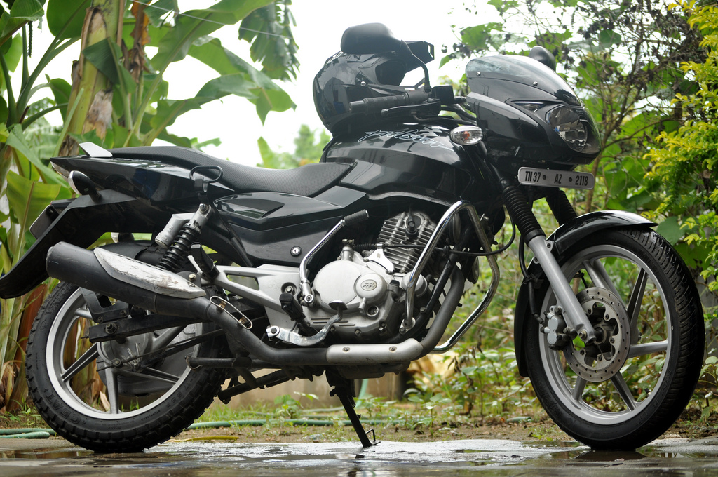 Pulsar 150cc 2014 - Pulsar 150 Model 2011 Mileage - HD Wallpaper 