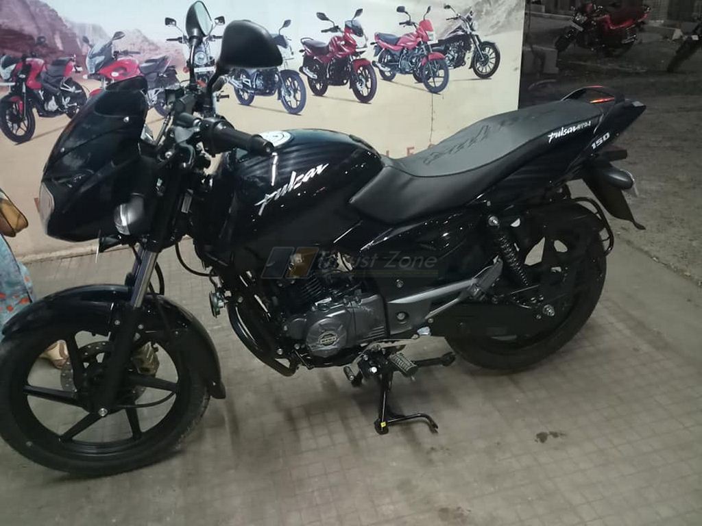 Pulsar 150 Classic Black - HD Wallpaper 