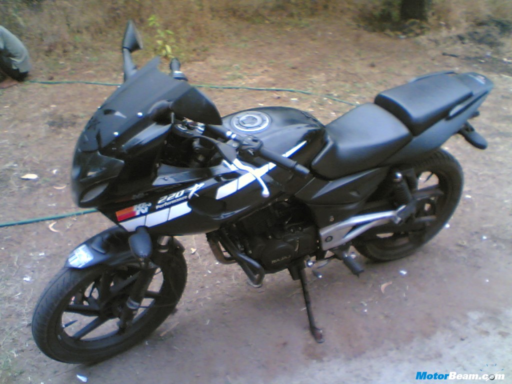 Pulsar 220 Modified Black - HD Wallpaper 