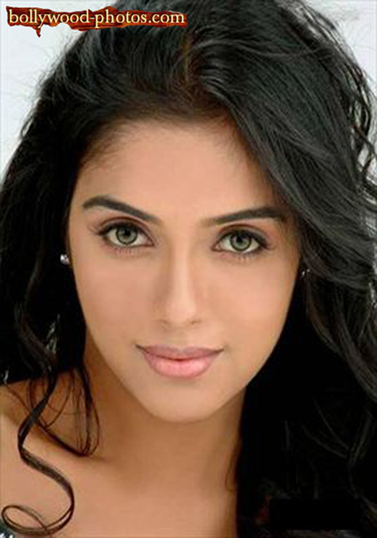 Asin Thotumkal - HD Wallpaper 