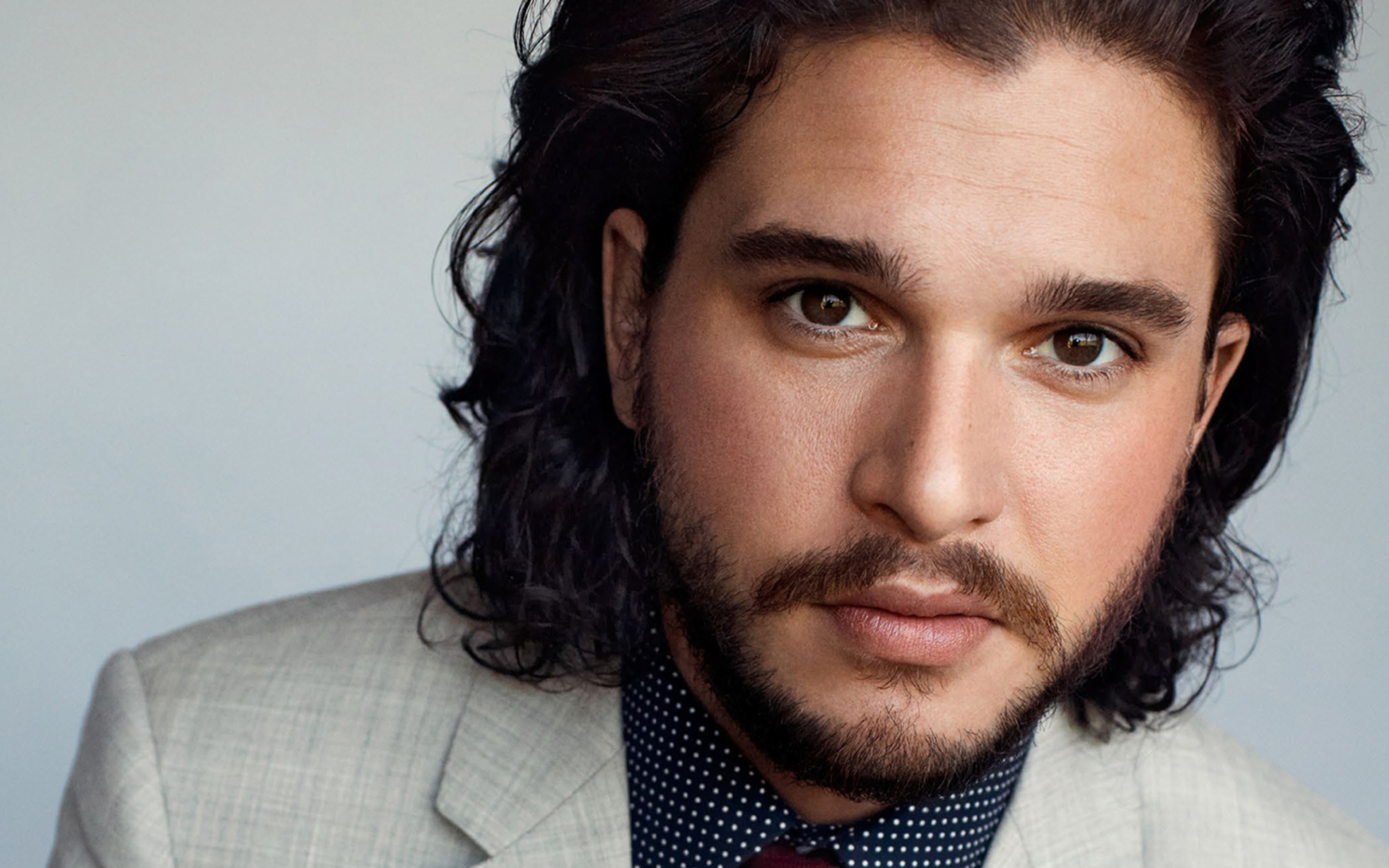 Kit Harington In Suit - HD Wallpaper 