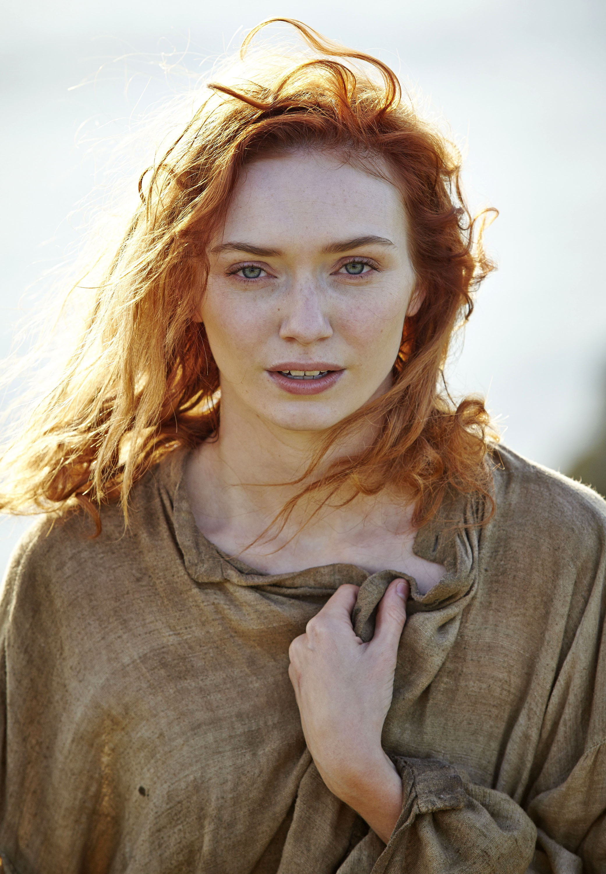 Nice Images Collection - Eleanor Tomlinson - HD Wallpaper 