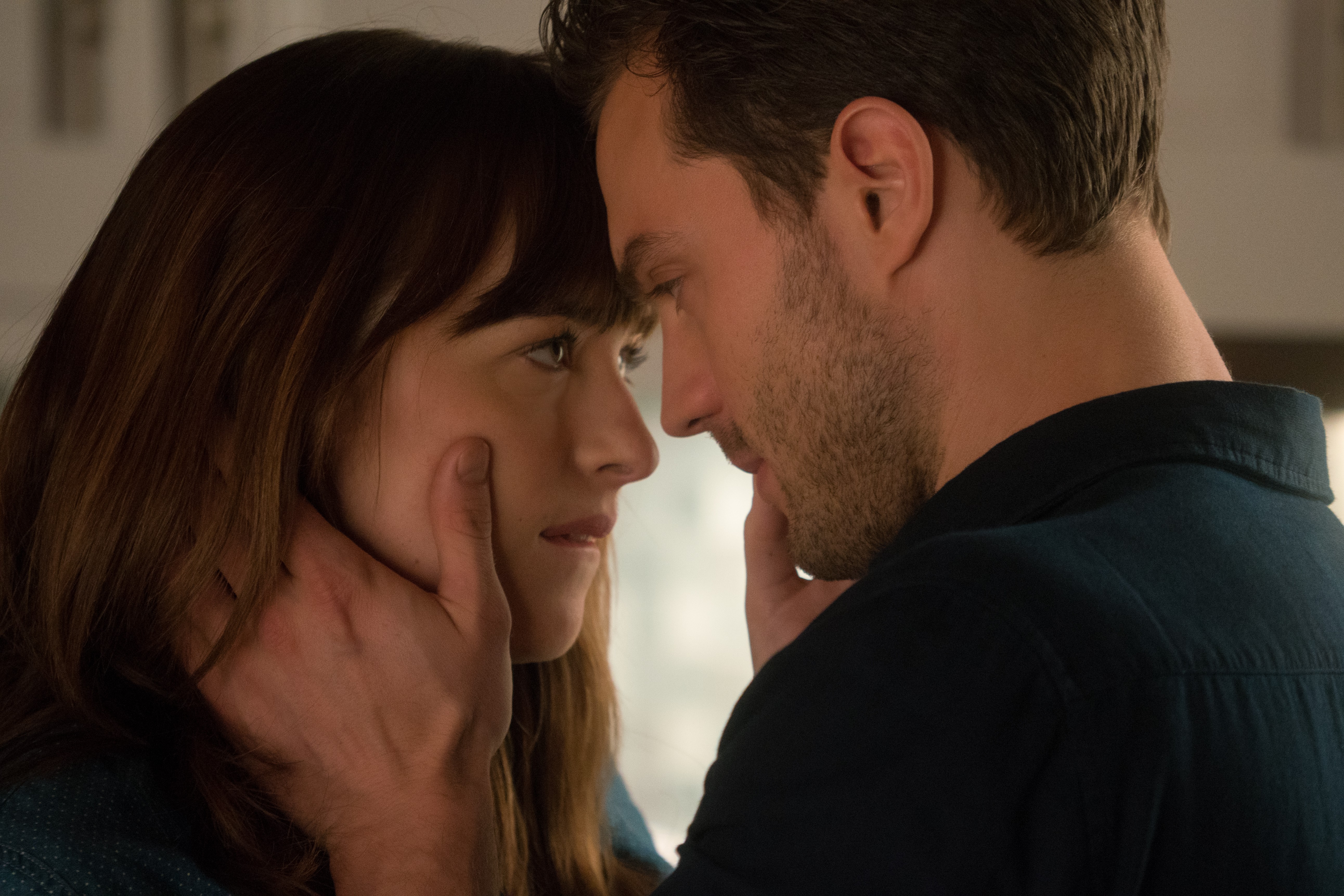 Fifty Shades Darker Love Scenes - HD Wallpaper 