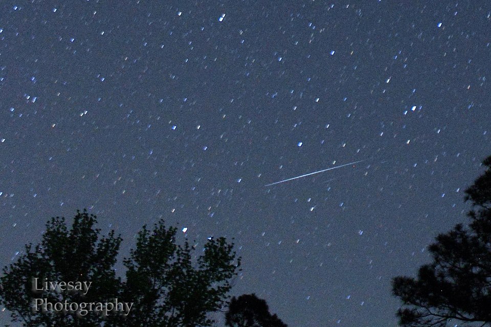 Meteor Shower - HD Wallpaper 