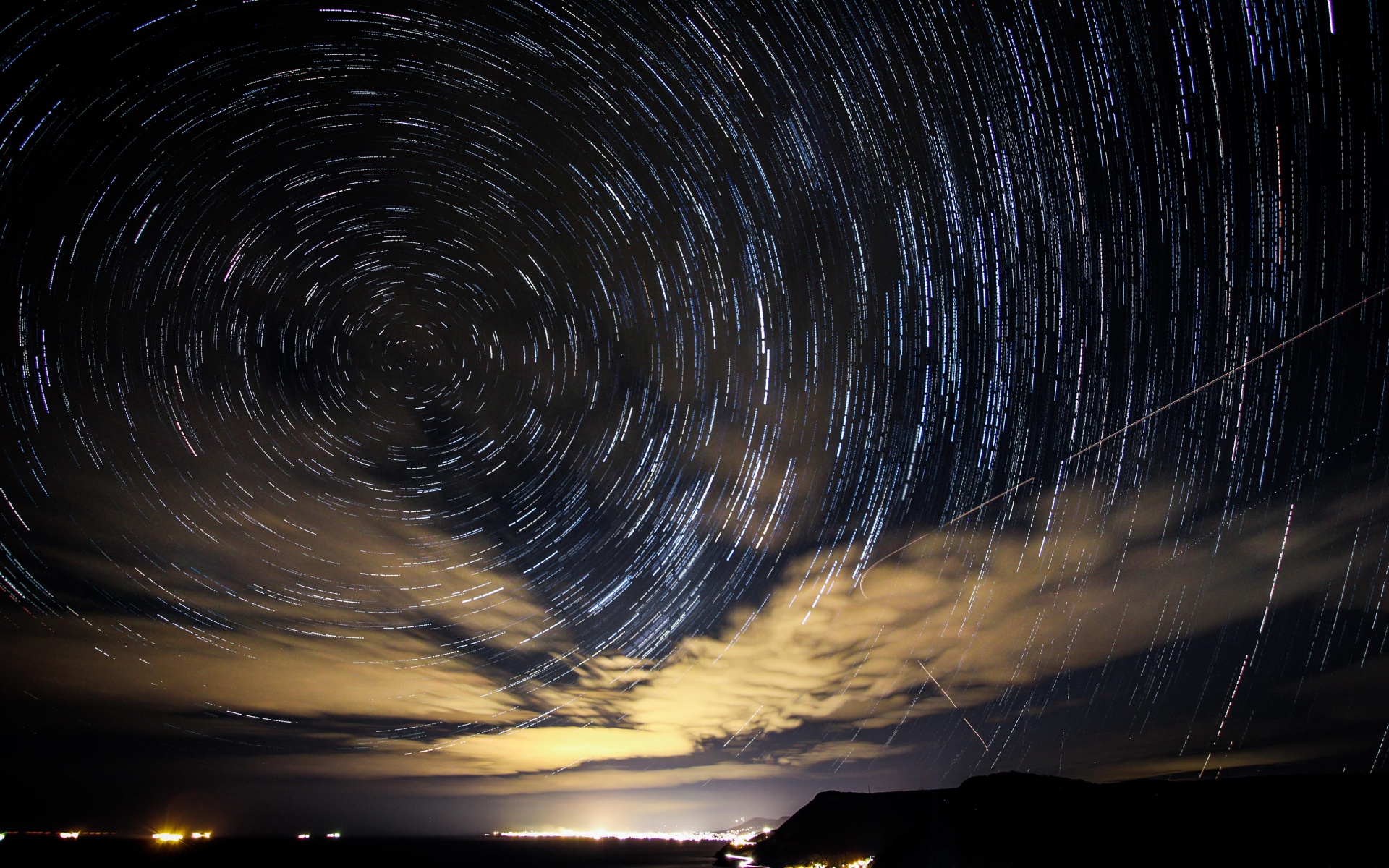 Spiral Meteor Shower Desktop Background Hd - High Resolution Meteor Shower - HD Wallpaper 