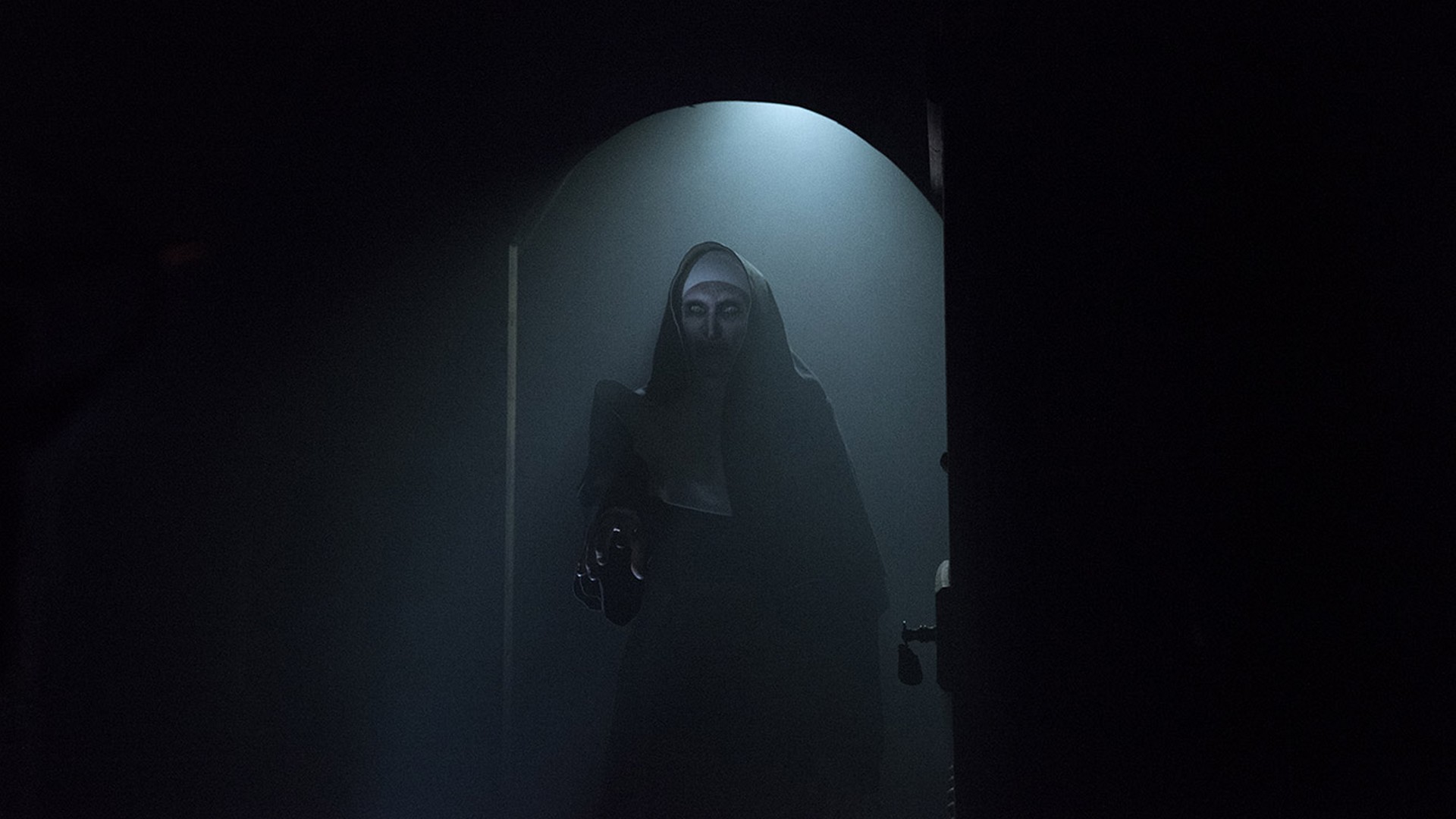 Wallpaper The Nun Movie Desktop With Image Resolution - Annabelle Demon On Stairs - HD Wallpaper 