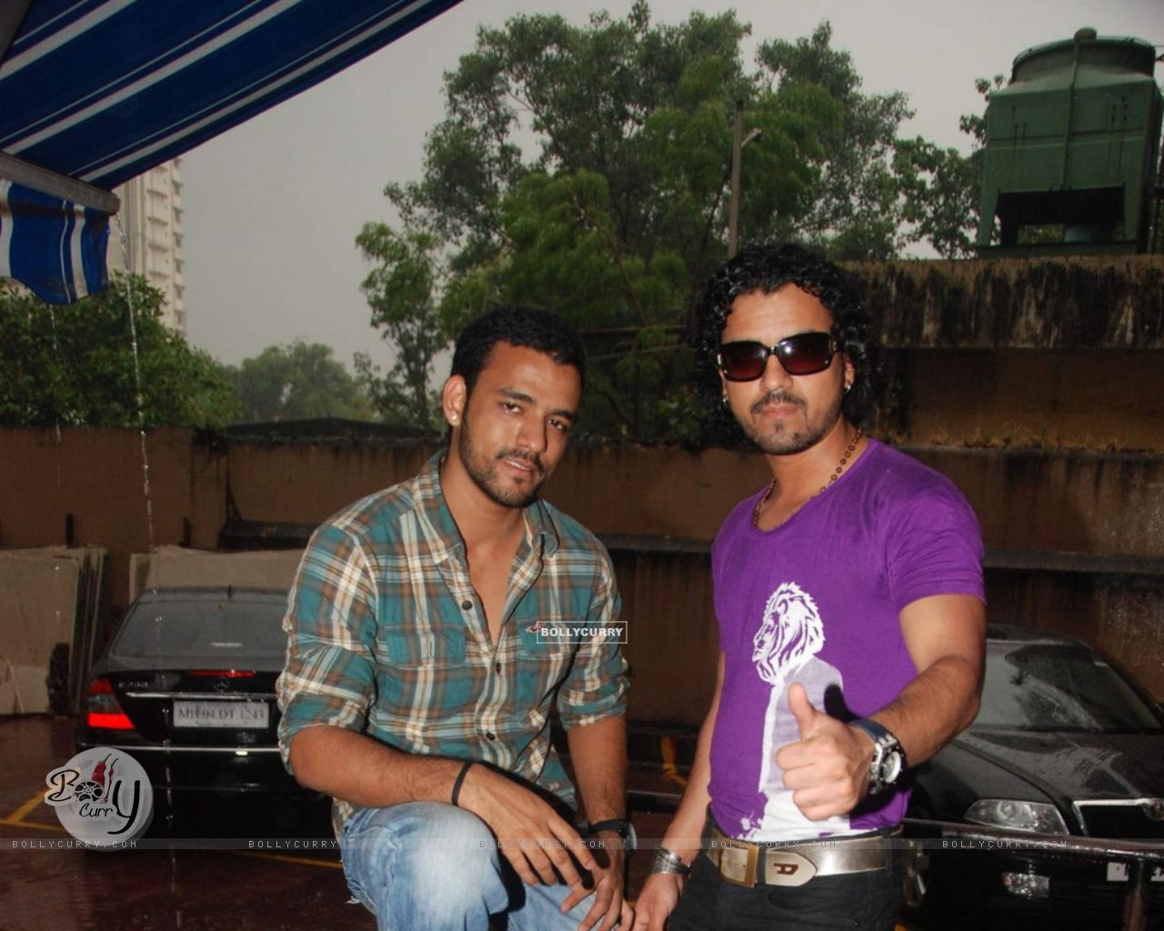 Bollywood Singer Mika Singh With Music Director Sharib - Vacation - HD Wallpaper 