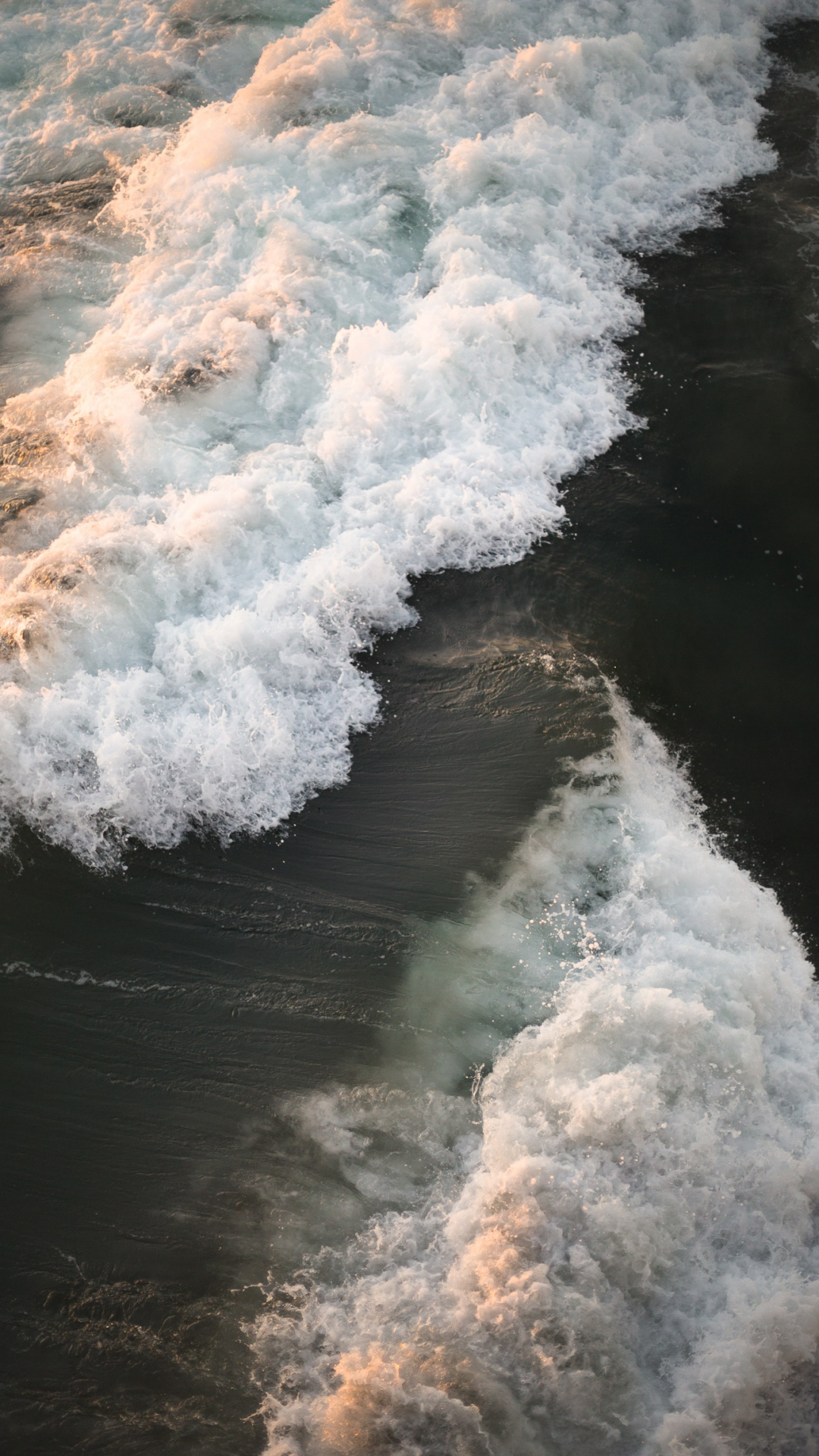 Pulse Iphone Wallpaper - Spencer Annis Makin Waves - HD Wallpaper 