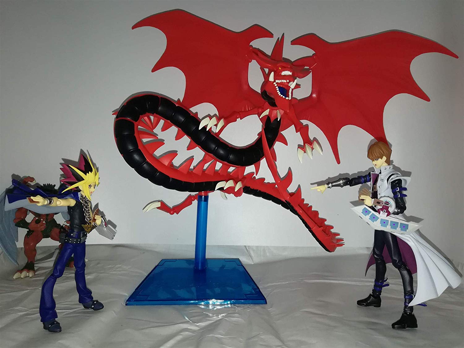 Figurine Slifer - HD Wallpaper 
